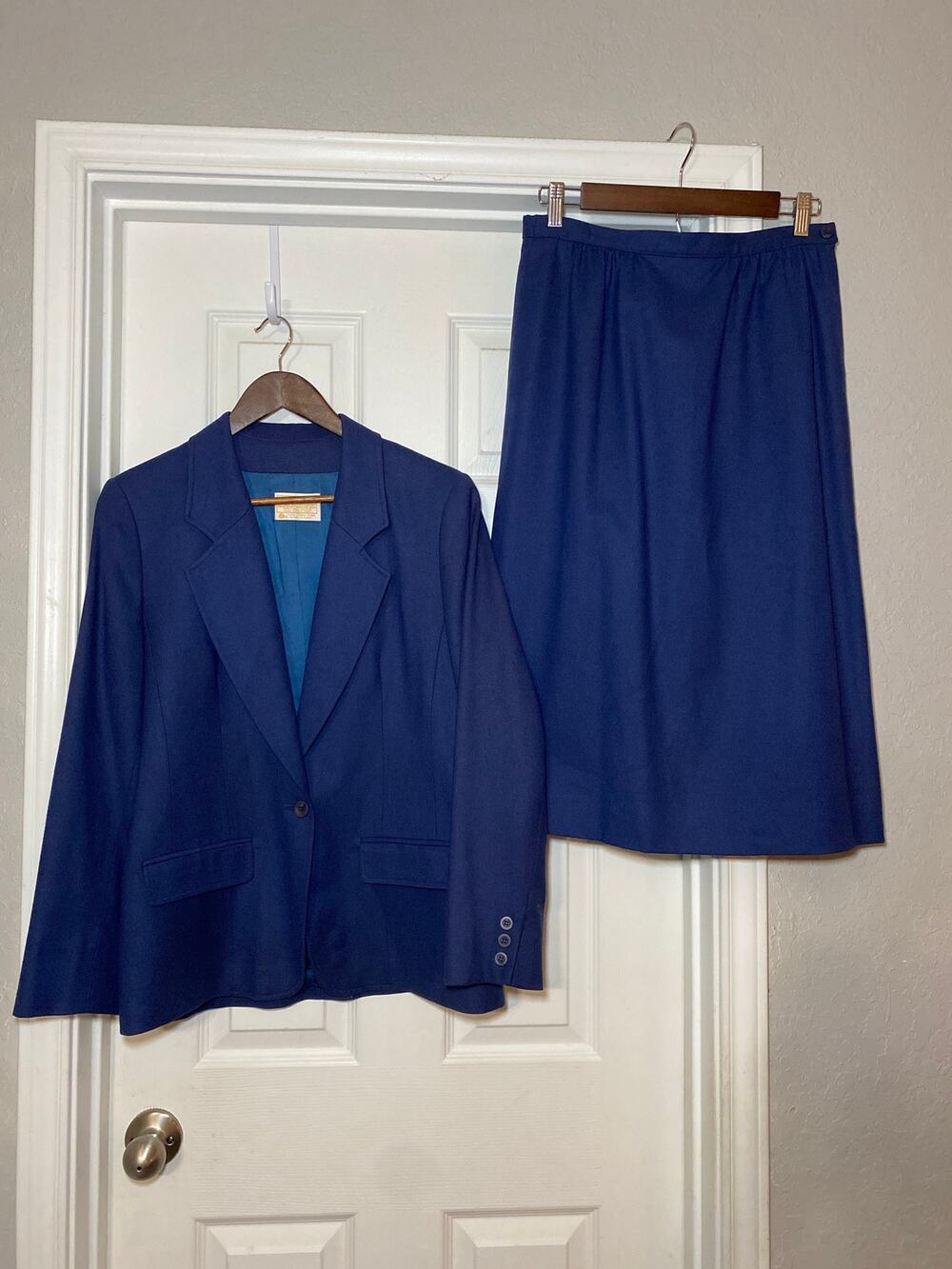 Vintage Pendleton 100% Pure Virgin Wool Skirt Suit Blue Size 10 Made in USA 80s